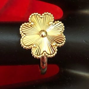 🌸18K VCA GOLD RING🌸